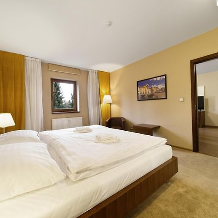 Pilsner Apartments - U Borskeho Parku Plzeň Buitenkant foto